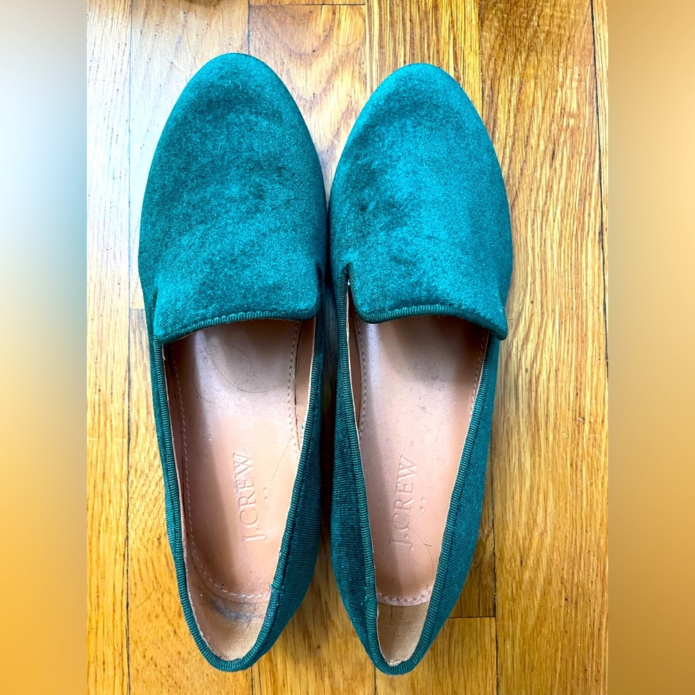 Lightly used jcrew factory emerald green velvet loafers - size 6